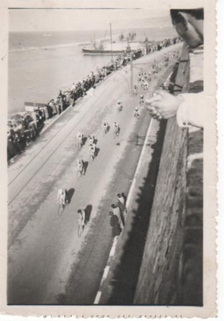 ORAN LE BOULEVARD FRONT DE MER LE CRITERIUM DE L ECHO D ORAN 28 02 1955.JPG